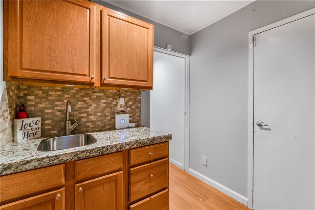124 North Drive Staten Island NY 10305