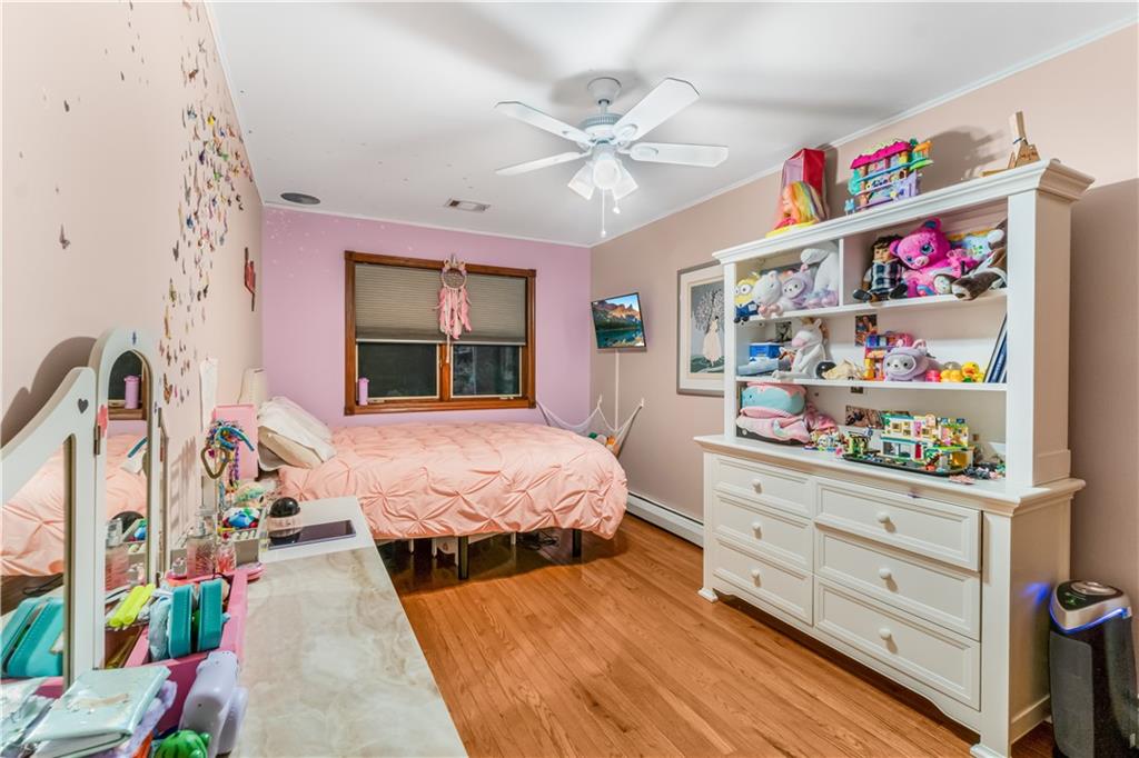 124 North Drive Staten Island NY 10305