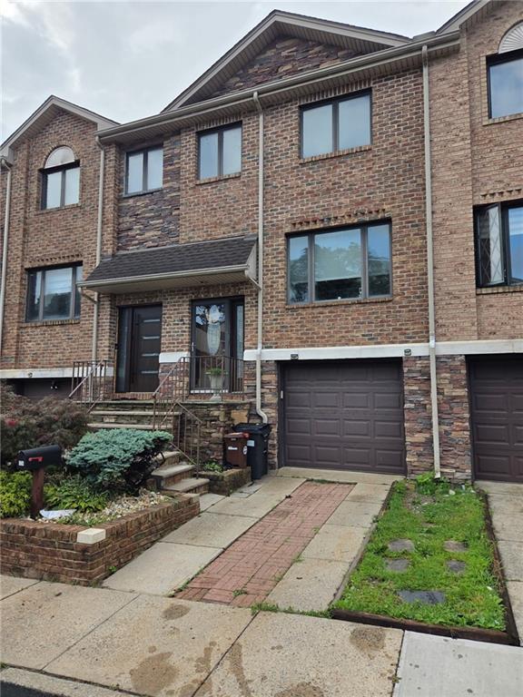 124 North Drive Staten Island NY 10305