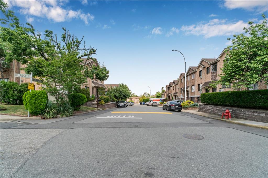 124 North Drive Staten Island NY 10305