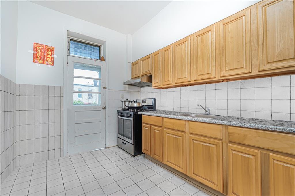 654 58th Street Sunset Park Brooklyn NY 11220