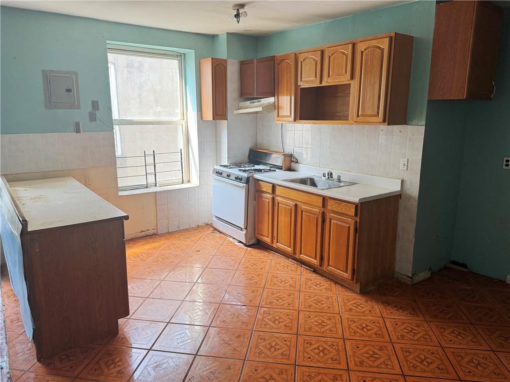 2044 Strauss Street Brownsville Brooklyn NY 11212