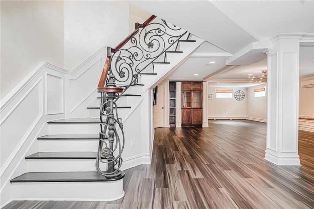 35 Julieann Court Todt Hill Staten Island NY 10304