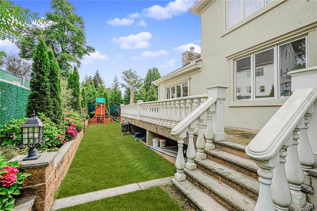 35 Julieann Court Todt Hill Staten Island NY 10304