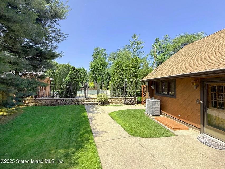 30 Paradise Place Tottenville Staten Island NY 10307