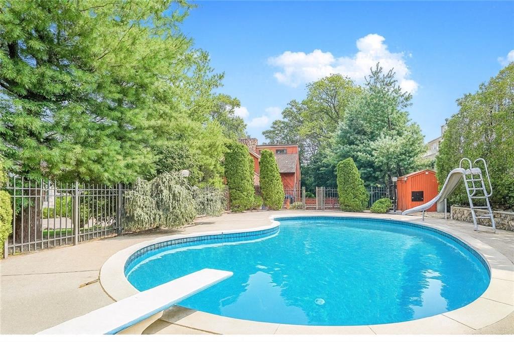 30 Paradise Place Tottenville Staten Island NY 10307