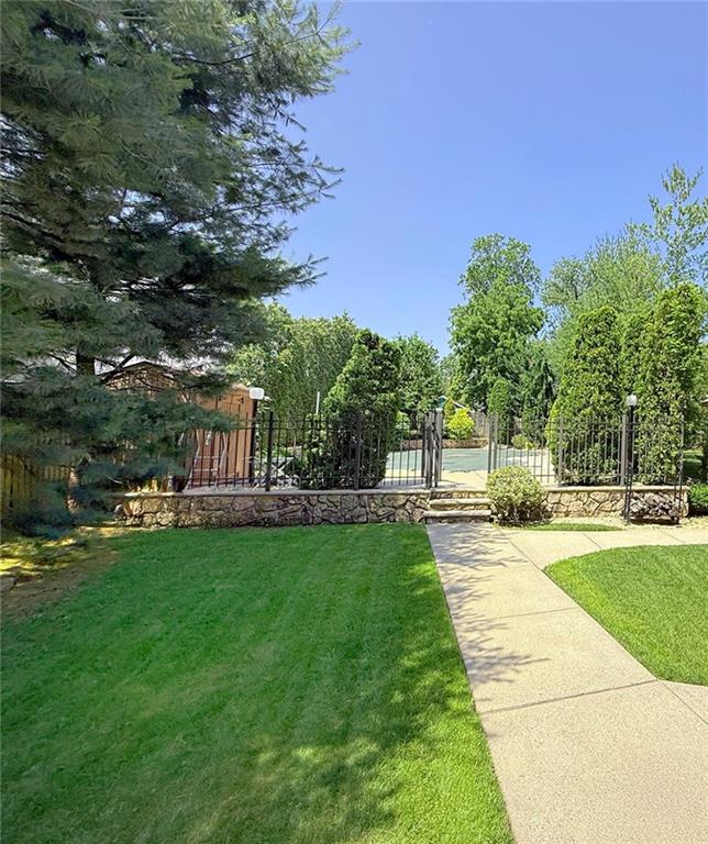 30 Paradise Place Tottenville Staten Island NY 10307