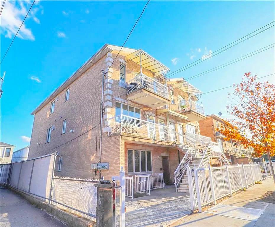 207 Bay 38th Street Bensonhurst Brooklyn NY 11214