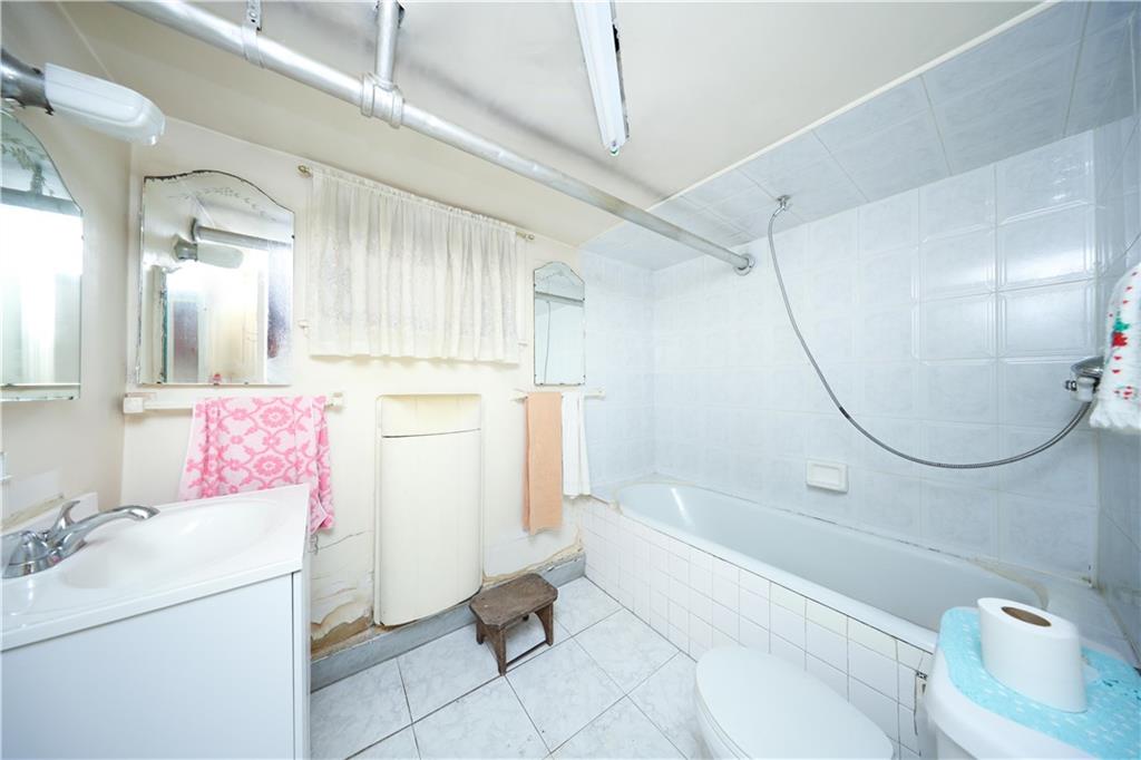 1825 West 6th Street Gravesend Brooklyn NY 11223