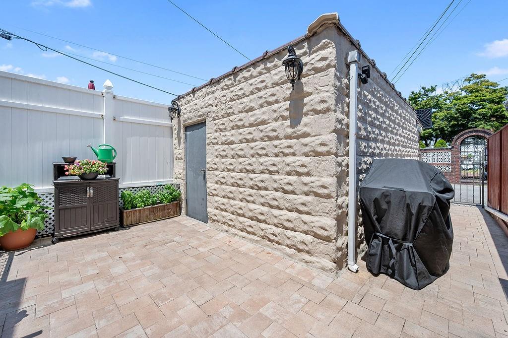 1592 Independence Avenue Bensonhurst Brooklyn NY 11228
