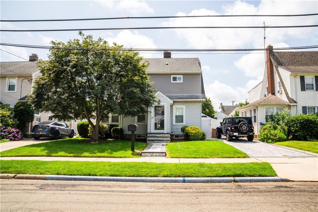 149 Emory Road Out of NYC Mineola NY 11501