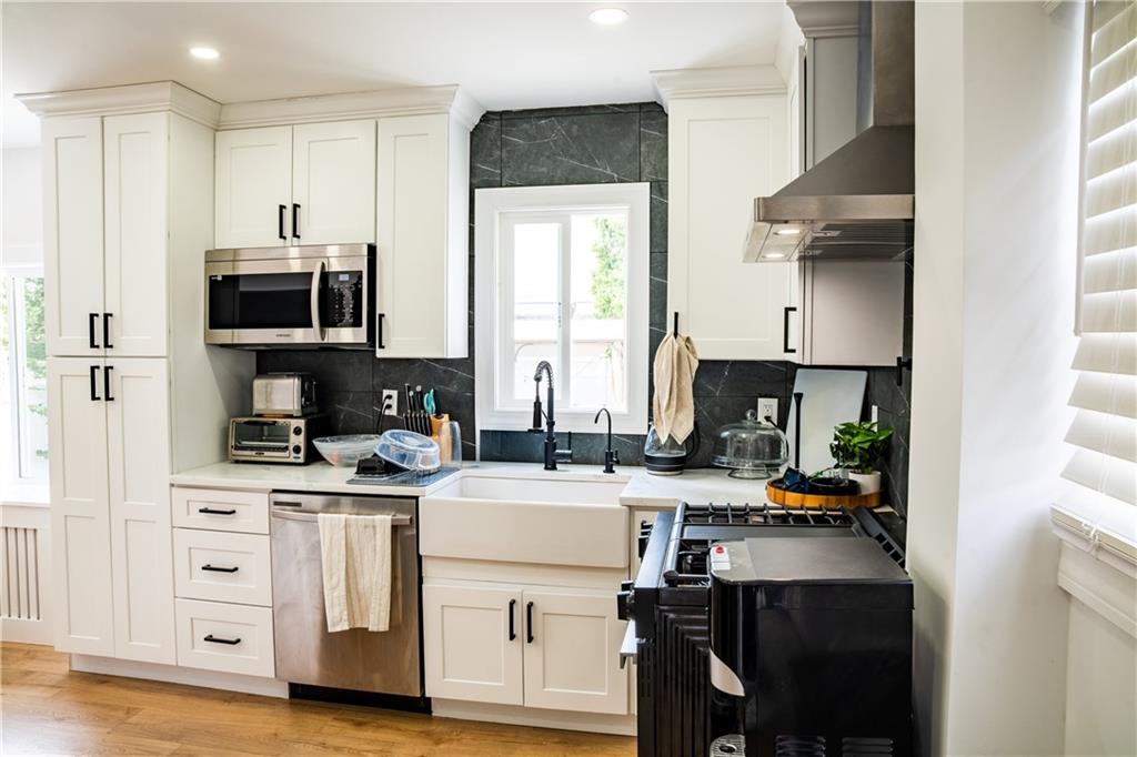 149 Emory Road Out of NYC Mineola NY 11501