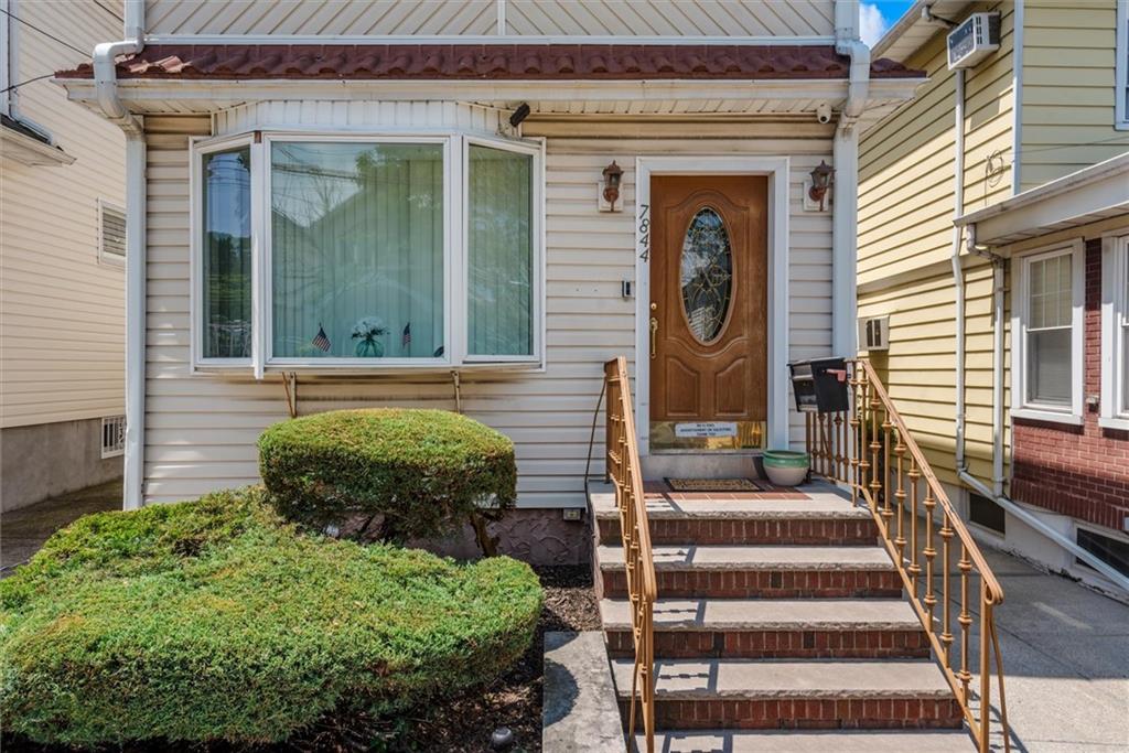 7844 86th Street Glendale Glendale NY 11385