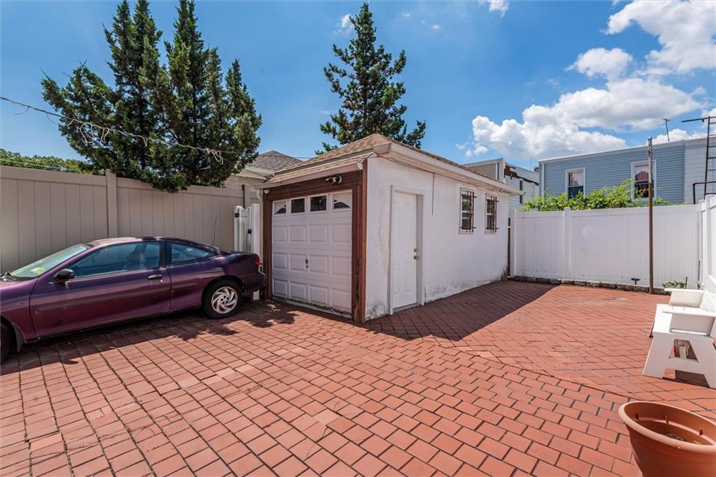 7844 86th Street Glendale Glendale NY 11385