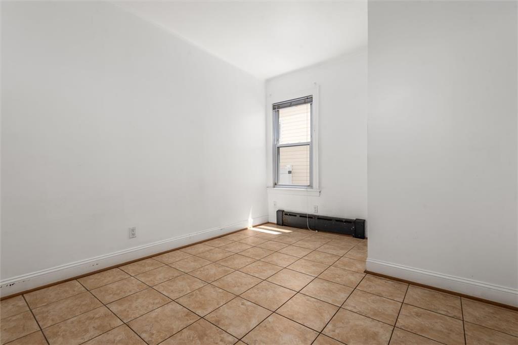 7844 86th Street Glendale Glendale NY 11385