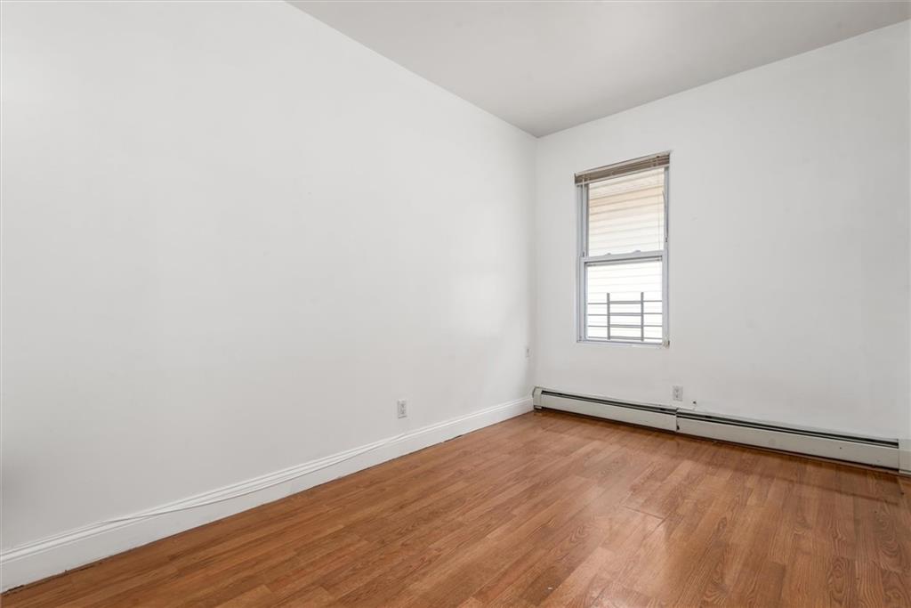 7844 86th Street Glendale Glendale NY 11385
