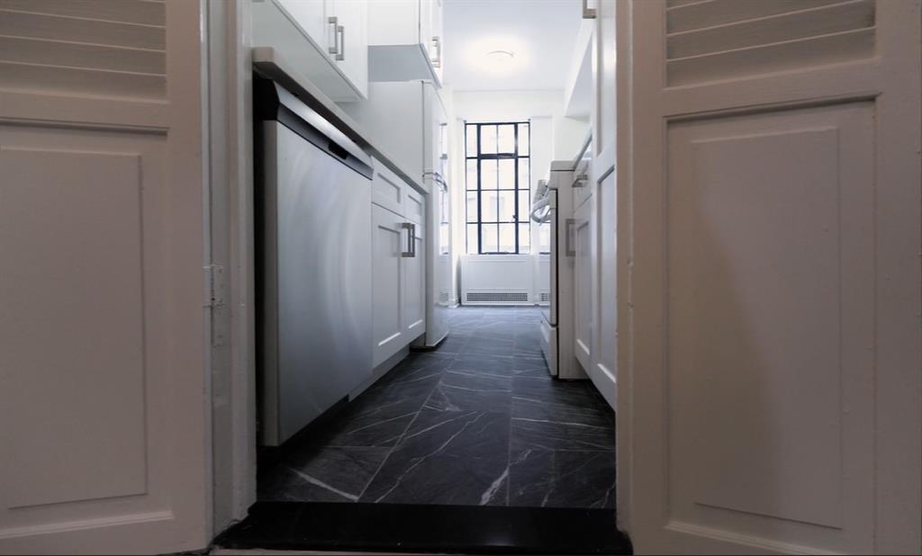 353 W 56TH Street Midtown East Manhattan NY 10019