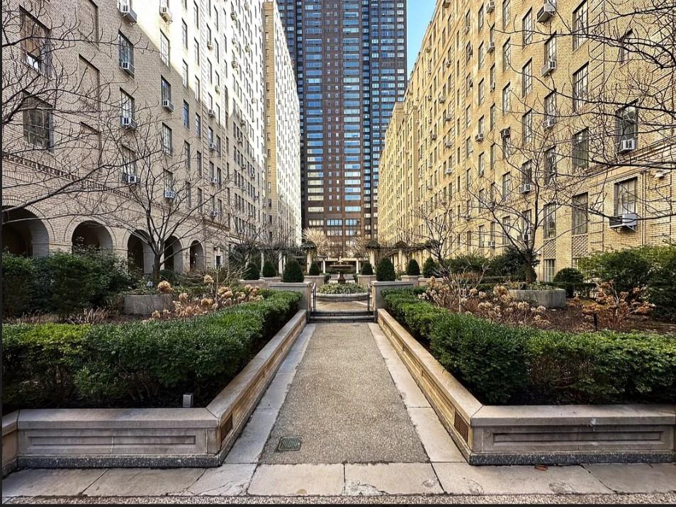353 W 56TH Street Midtown East Manhattan NY 10019