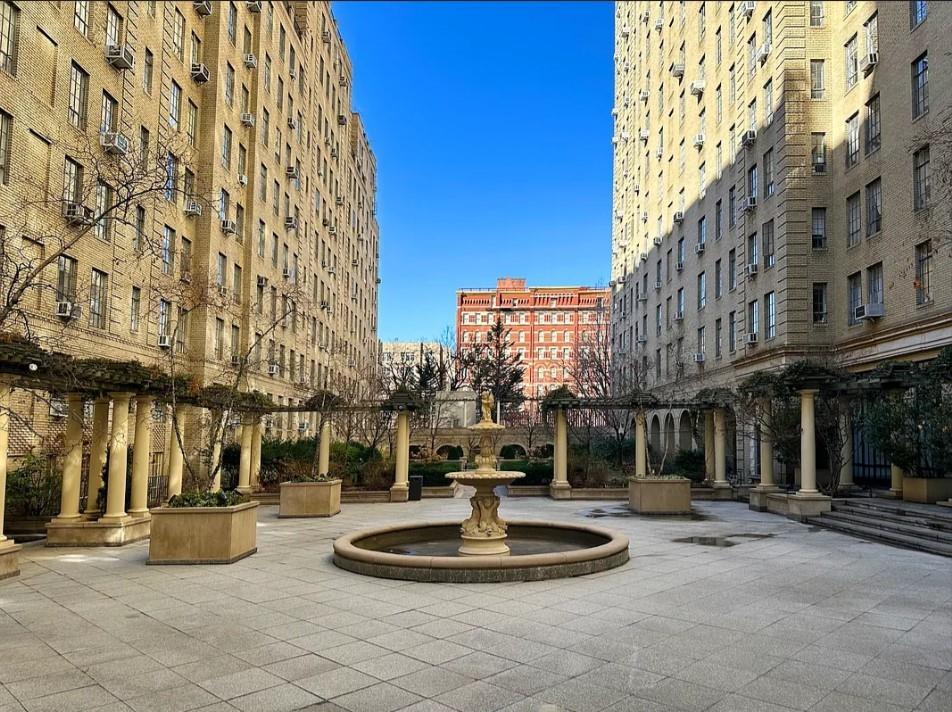 353 W 56TH Street Midtown East Manhattan NY 10019
