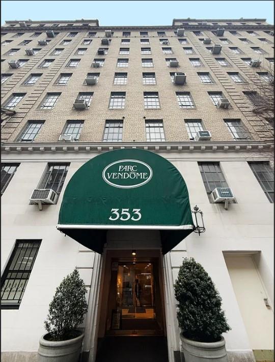 353 W 56TH Street Midtown East Manhattan NY 10019