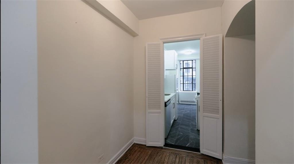 353 W 56TH Street Midtown East Manhattan NY 10019
