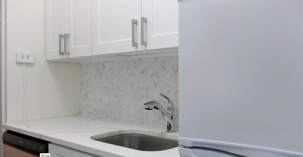 353 W 56TH Street Midtown East Manhattan NY 10019