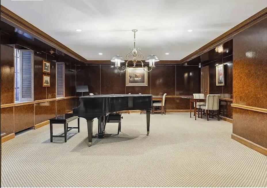 353 W 56TH Street Midtown East Manhattan NY 10019