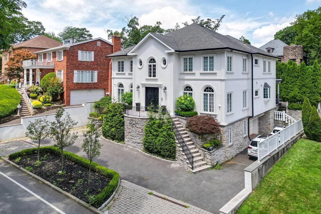 373 Ocean Terrace Todt Hill Staten Island NY 10301