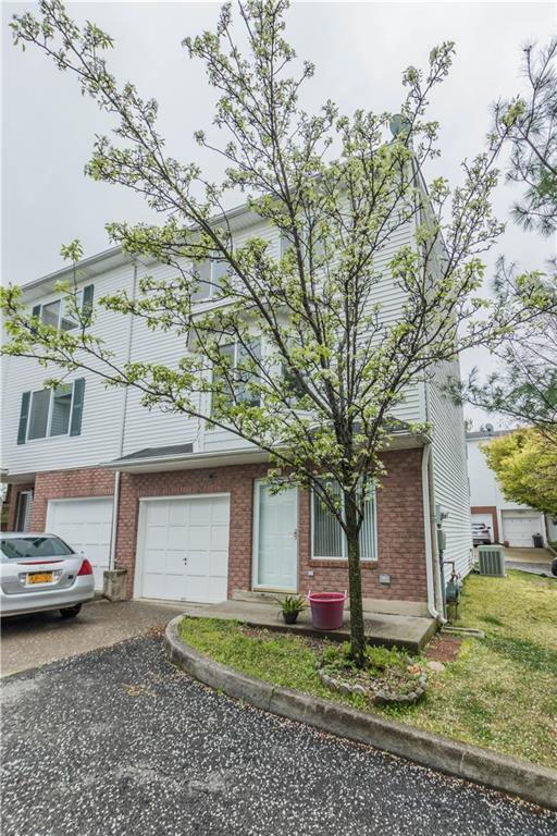 270 Aspen Knolls Way Arden Heights Staten Island NY 10312
