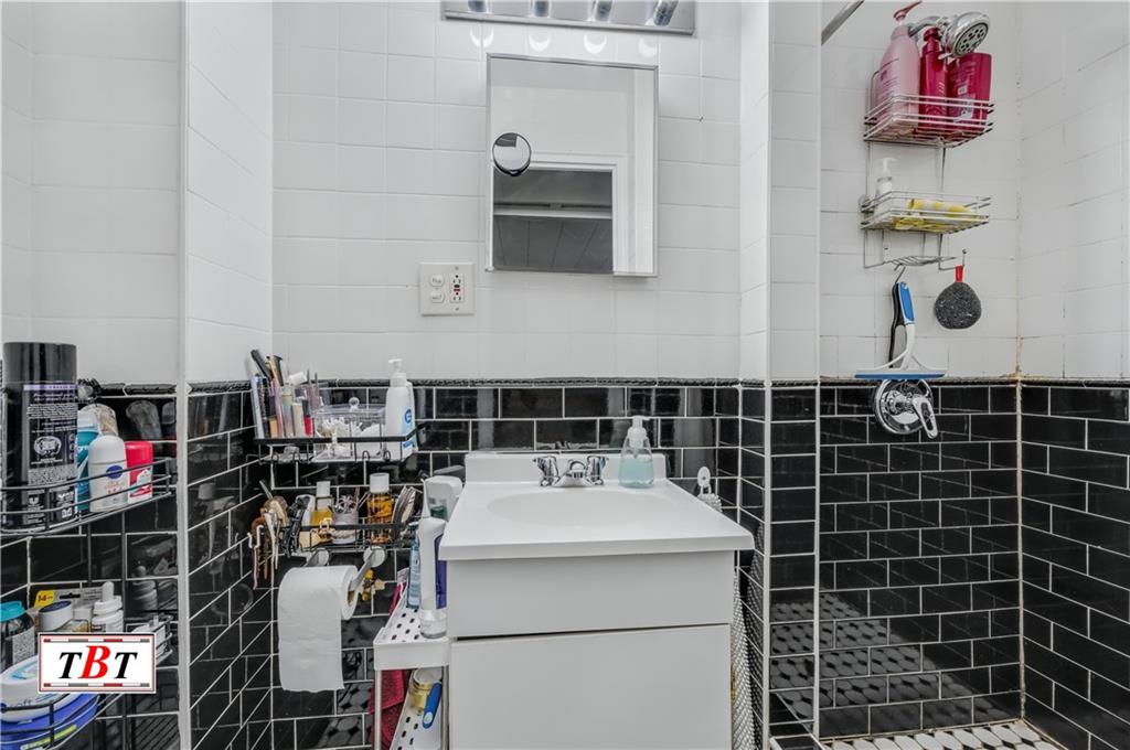 1517 East 34th Street Flatlands Brooklyn NY 11234