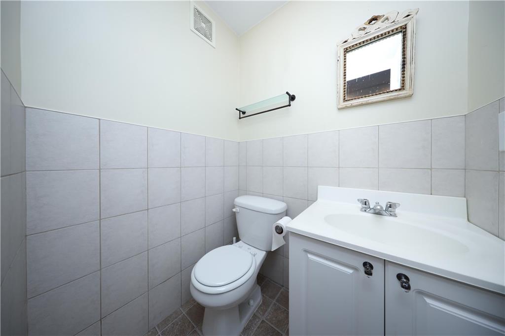 81 Gary Street Arden Heights Staten Island NY 10312