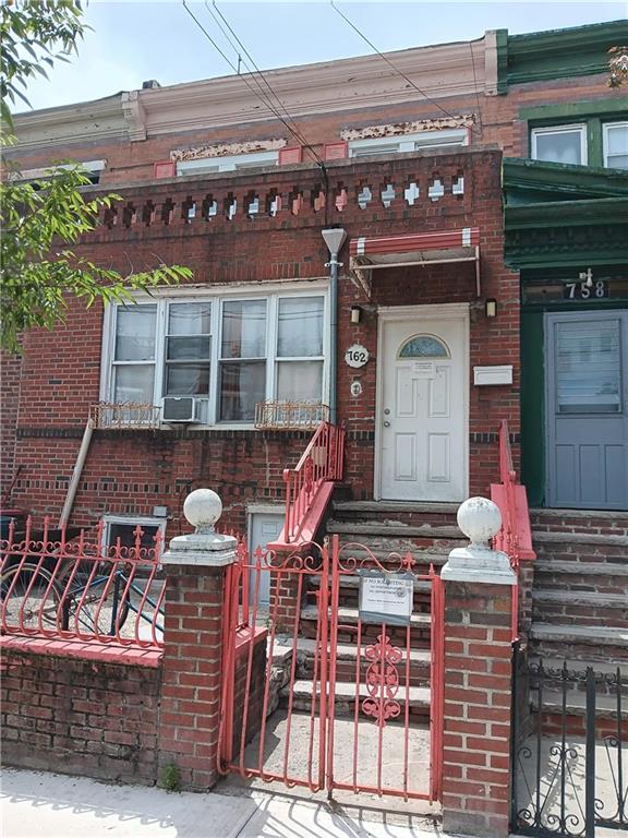 762 New Jersey Avenue East New York Brooklyn NY 11207