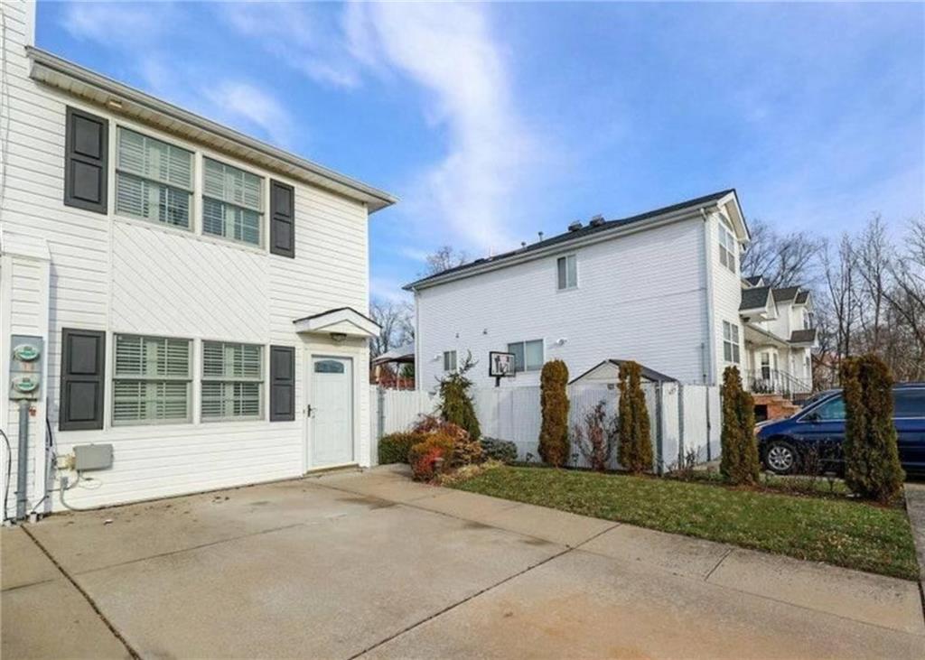491 Tarrytown Avenue Oakwood Staten Island NY 10306