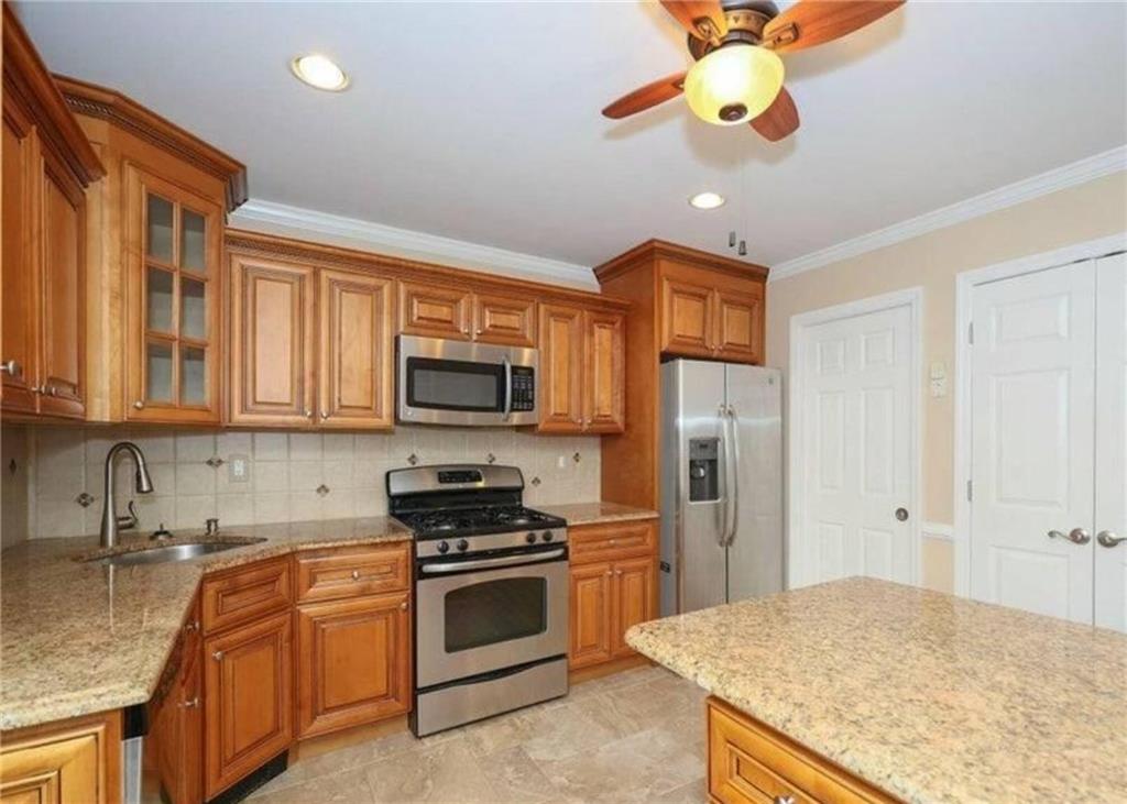 491 Tarrytown Avenue Oakwood Staten Island NY 10306