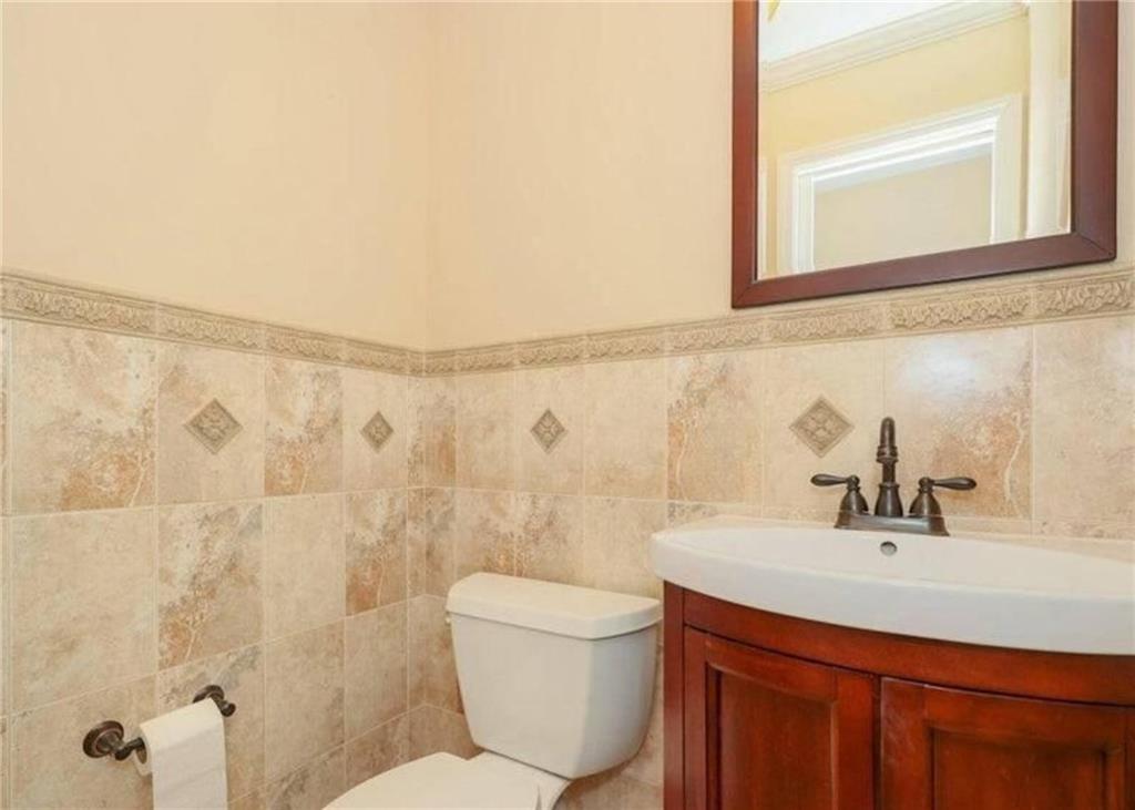 491 Tarrytown Avenue Oakwood Staten Island NY 10306