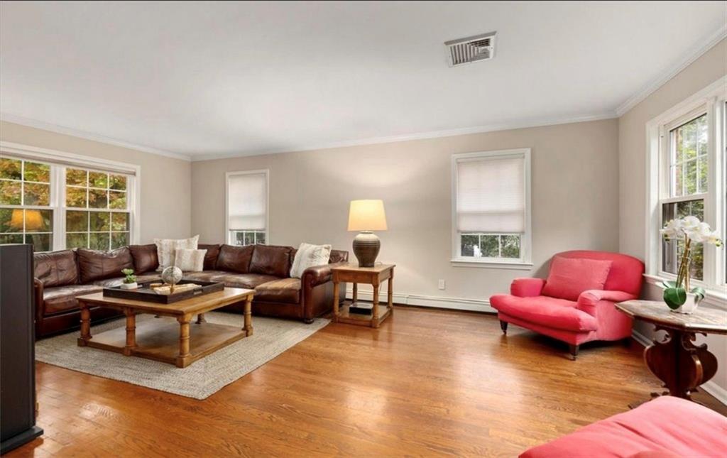 240 Plainview Road Out of NYC Woodbury NY 11797