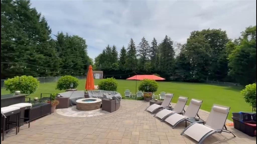 228 Plainview Road Out of NYC Woodbury XX 11797