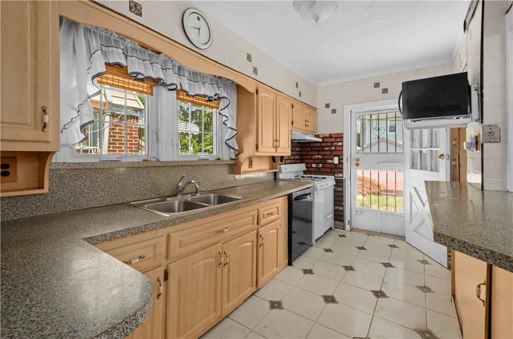 993 East 39th Street East Flatbush Brooklyn NY 11210