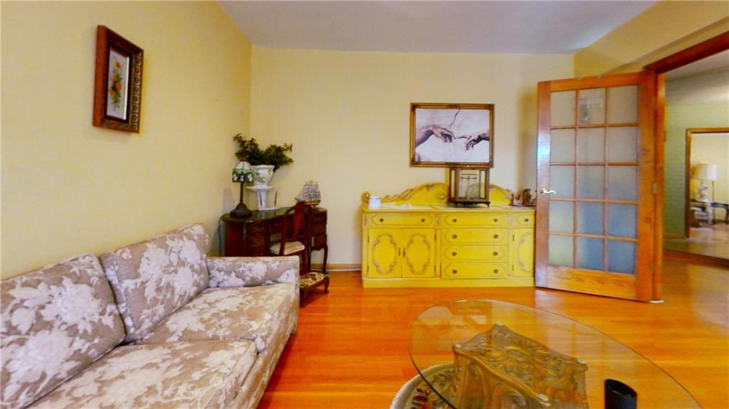 2 West End Avenue Manhattan Beach Brooklyn NY 11235
