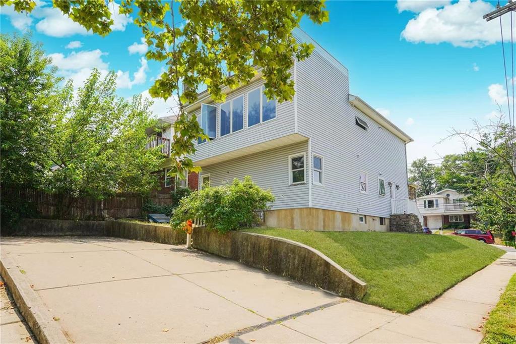 47 Rockwell Avenue Rosebank Staten Island NY 10305