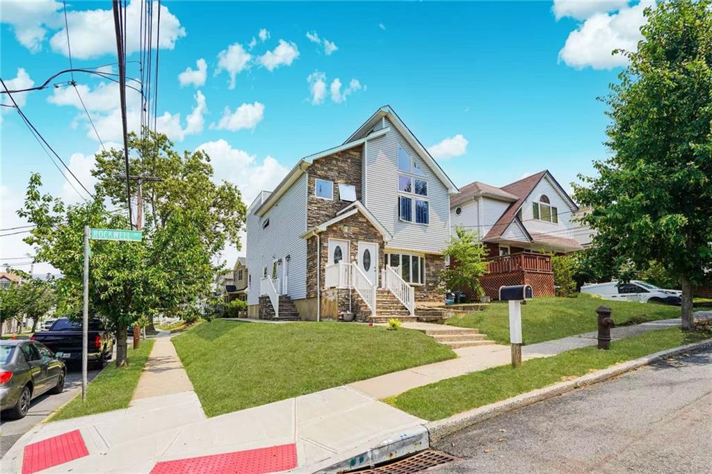 47 Rockwell Avenue Rosebank Staten Island NY 10305