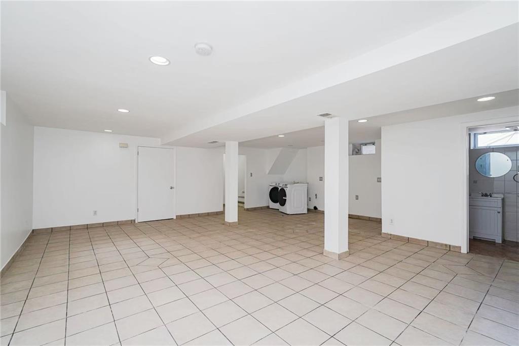 47 Rockwell Avenue Rosebank Staten Island NY 10305