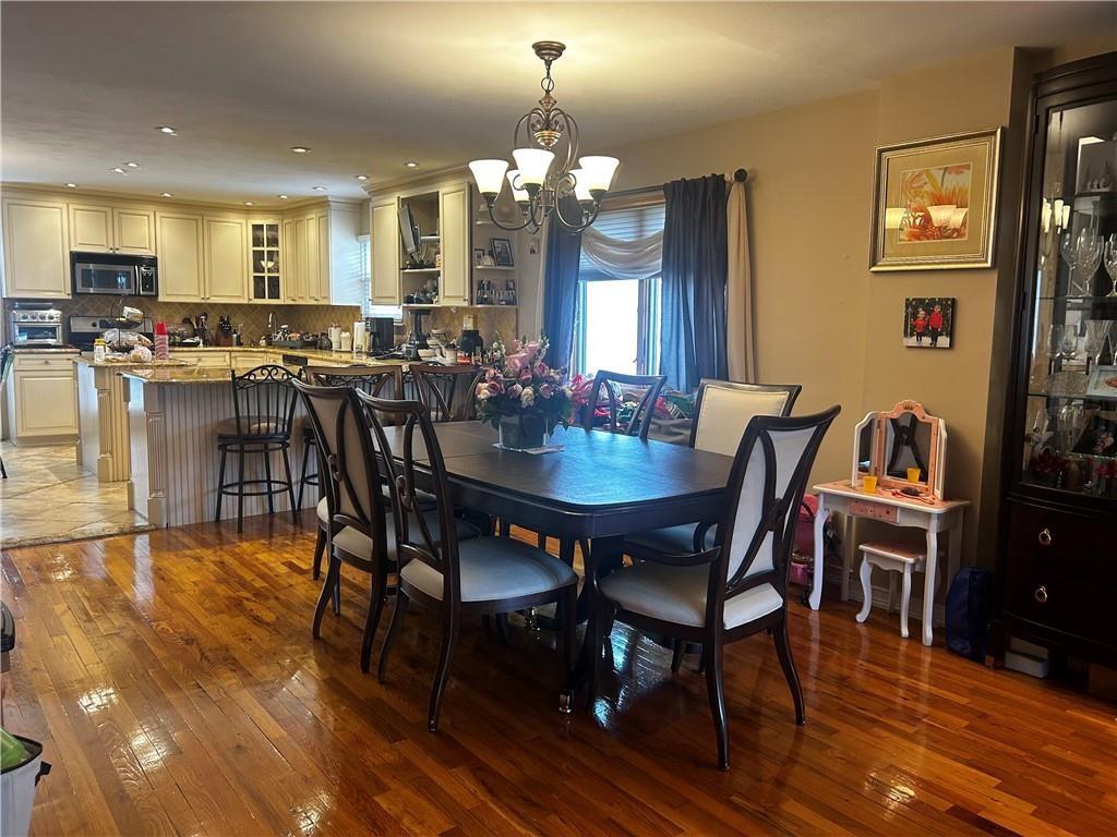 12 Leggett Place Bulls Head State Island NY 10314