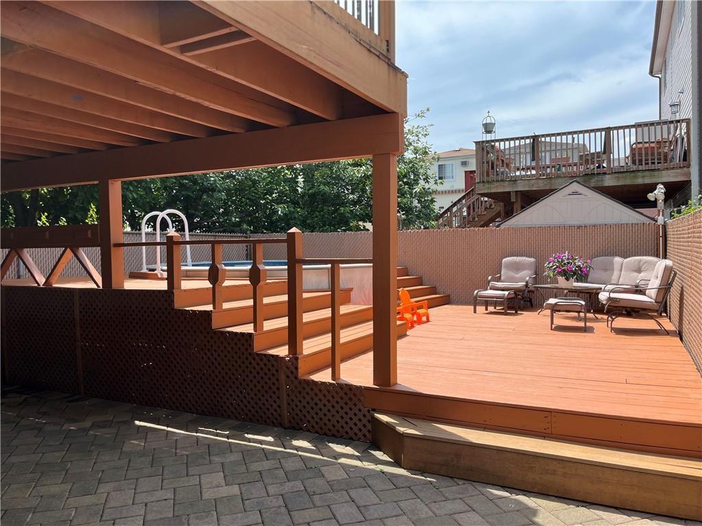 12 Leggett Place Bulls Head State Island NY 10314