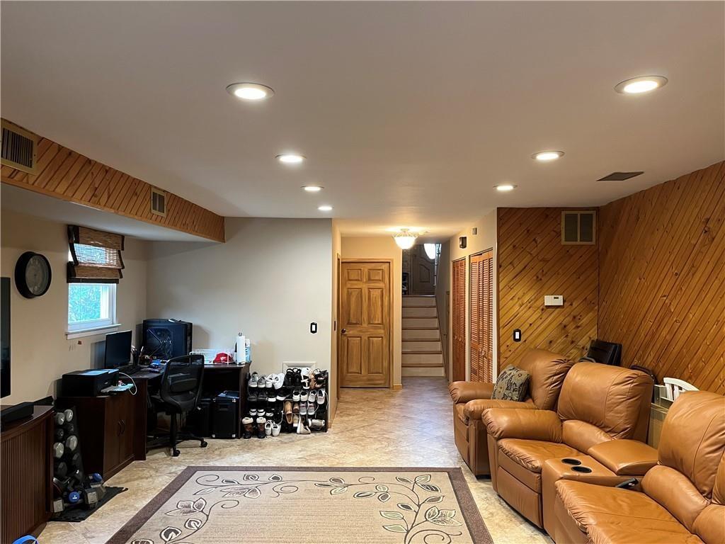 12 Leggett Place Bulls Head State Island NY 10314