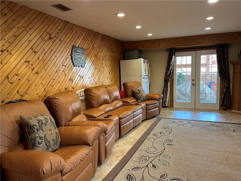 12 Leggett Place Bulls Head State Island NY 10314