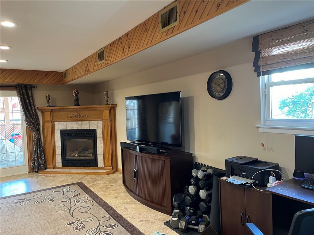 12 Leggett Place Bulls Head State Island NY 10314