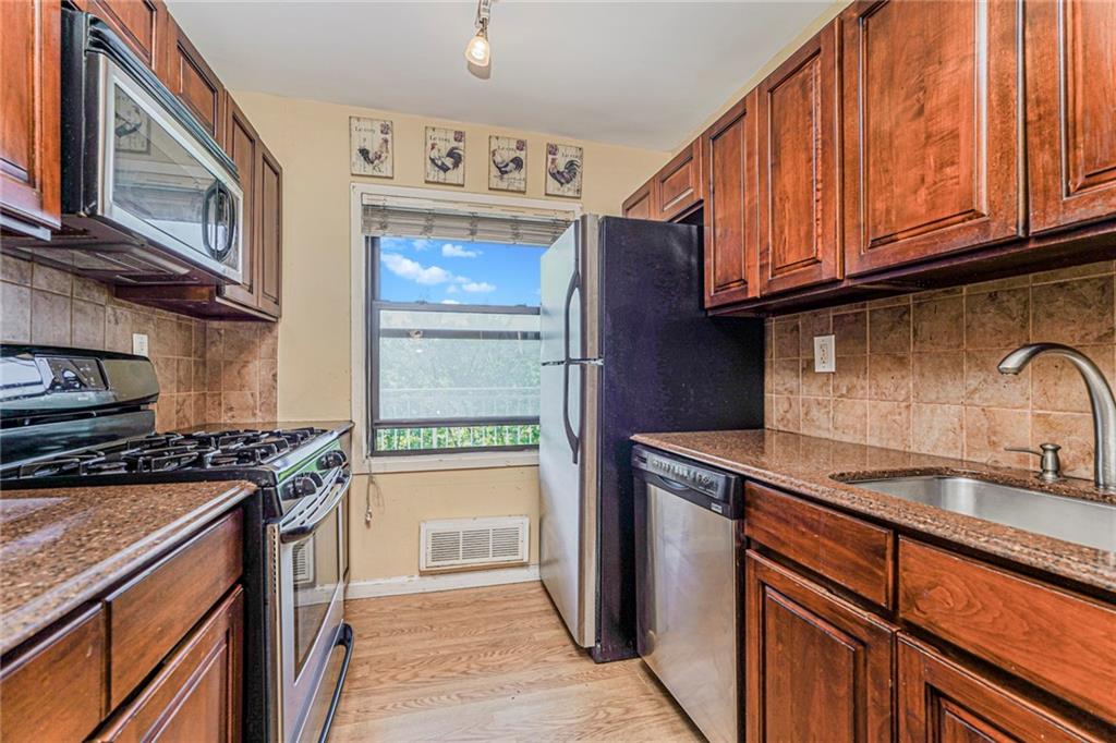 1100 Clove Road Staten Island NY 10301