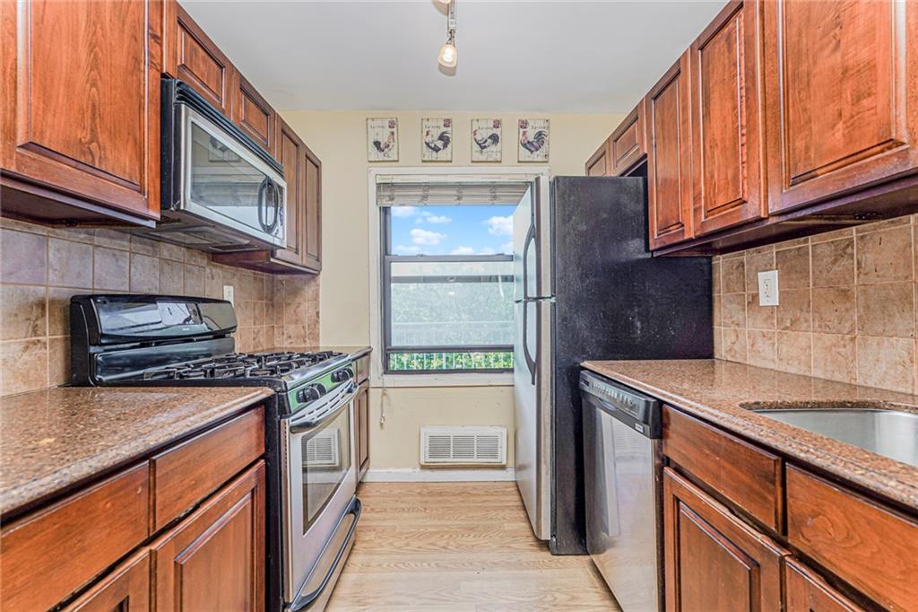 1100 Clove Road Staten Island NY 10301
