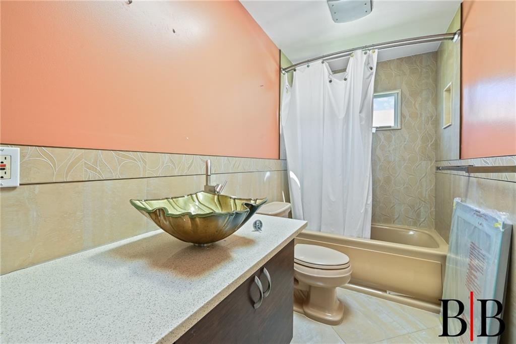 3114 Healy Avenue Bayswater Far Rockaway NY 11691